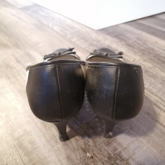 Predictions Black and White Shoes - Picture 3 of 5